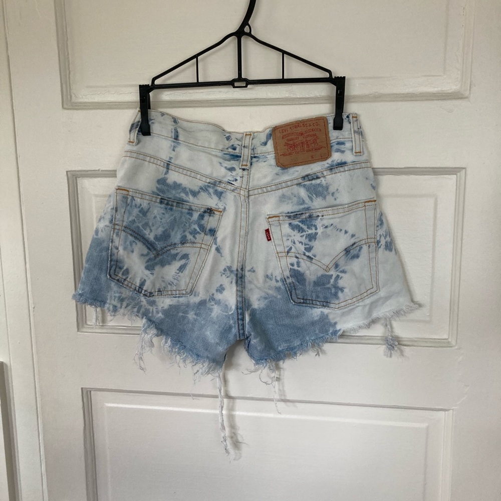 Vintage Acid wash high waste Levi’s shorts size 25